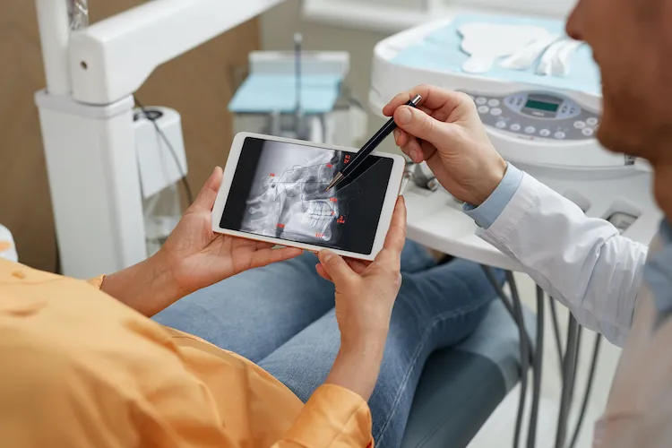 Intraoral Cameras: Seeing What We See in Bladenboro, NC